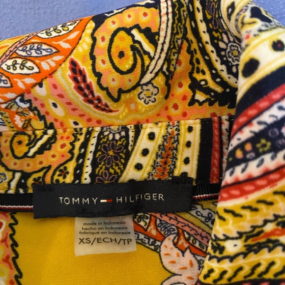 Size xs Tommy Hilfiger sleeveless blouse - Picture 2 of 2